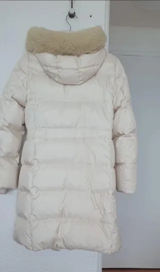 Parka larga Coach beige con capucha