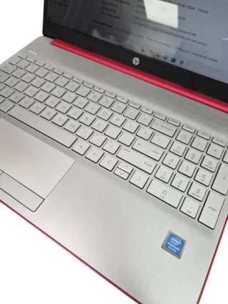 Portátil HP Pentium 8GB RAM 500GB HD Plata/Rojo
