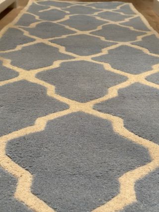 Alfombra de lana Safavieh azul y beige