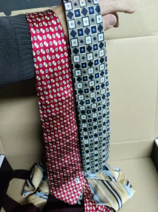 Lote 4 corbatas varias marcas