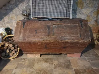 Arcón antiguo madera maciza rústico