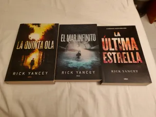 La quinta ola / The 5th Wave (Spanish Edition)