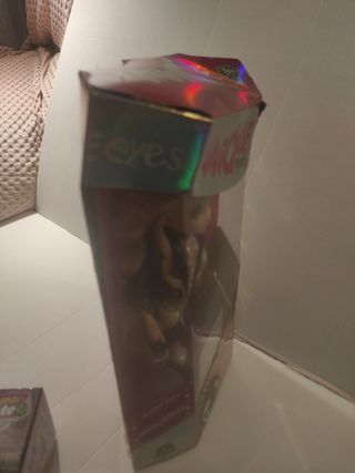 Muñeca Unique Eyes sin abrir