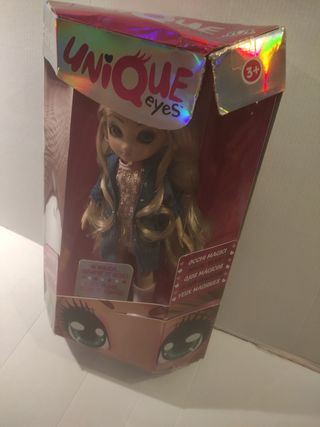 Muñeca Unique Eyes sin abrir