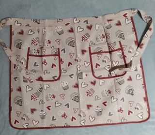 Grembiule fantasia cuoricini e cupcake