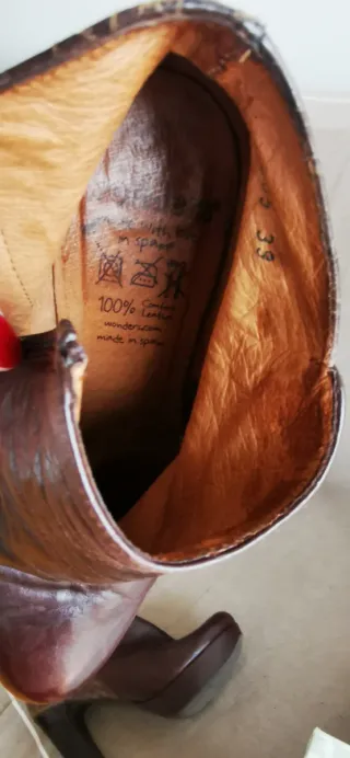 Botines Wonders de piel marrón. Talla 39