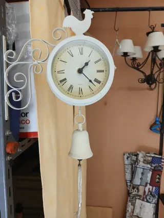 Reloj de pared doble con gallo y campana