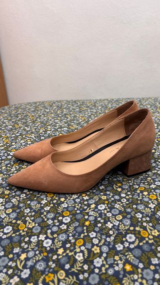 Zapatos de tacón Zara beige