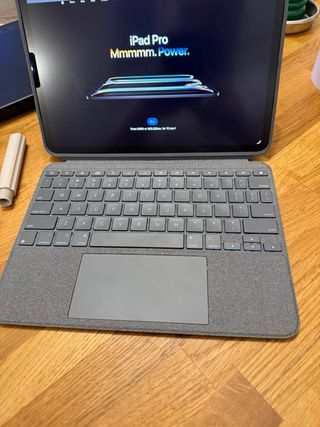 iPad Pro 11 pulgadas + Pencil + teclado Logitech