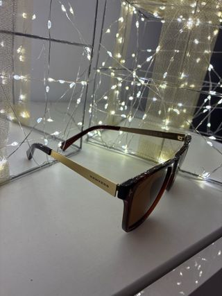 Gafas de sol Hawkers marrones y doradas
