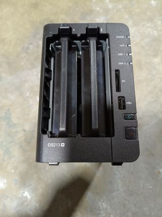 Synology DS213+ NAS sin discos