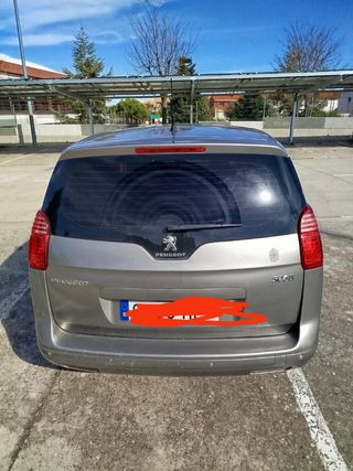 Peugeot 5008 2011