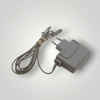 CONSOLA NINTENDO DSi XL AZUL + CARGADOR * SIN LAPIZ*