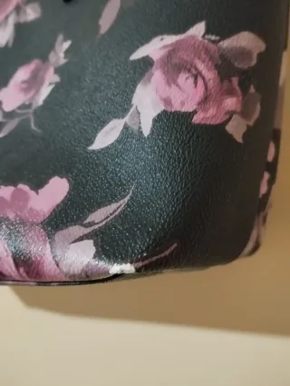 Bolso Kate Spade Negro con Flores Rosas