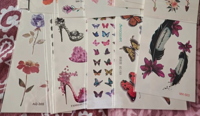 Set de 150 tatuajes temporales en varias hojas