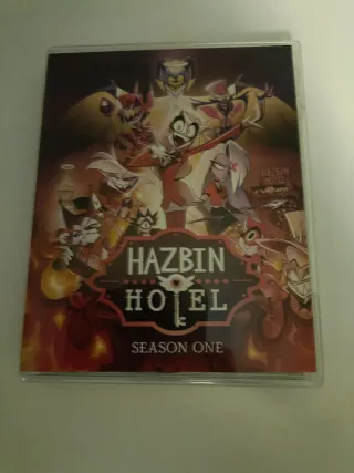 Hazbin Hotel Blu-ray, carta y póster