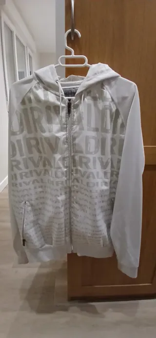 Chaqueta con capucha RIVALDI