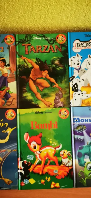 Lote 12 cuentos Disney + regalo.