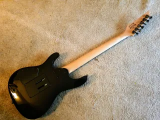 Ibanez Nita Strauss Signature Guitarra Electrica!!