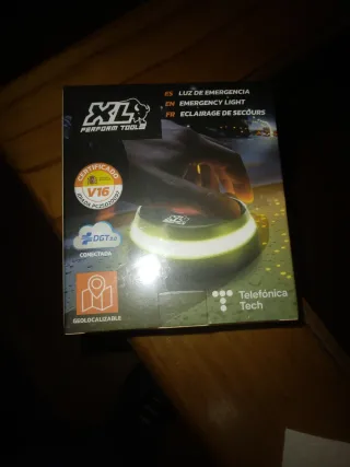 Luz de Emergencia V16 DGT Conectada