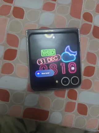 Samsung Galaxy Z Flip 6 Poco Uso