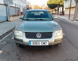 Volkswagen Passat 1.9 TDI 100 cv