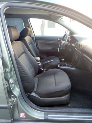 Volkswagen Passat 1.9 TDI 100 cv