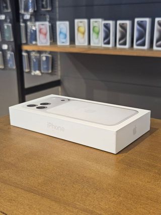IPHONE 17 PRO MAX 256GB PLATA PRECINTADO