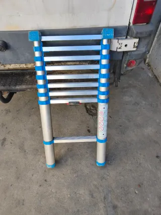 Escalera telescópica de aluminio