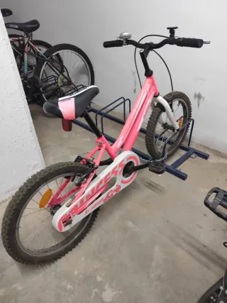 Bicicleta niña 18". como nueva