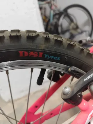 Bicicleta niña 18". como nueva