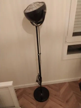 Lámpara de pie vintage negra