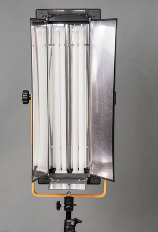 PANEL DE 2 TUBOS PARA VIDEO PRIME-LUX 5400