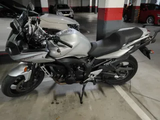 Yamaha FZ6 S2 Plata