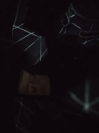 Casco de motocross con su funda.