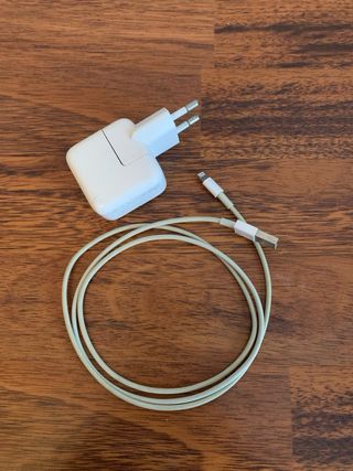 iPad 6ª Gen Argento + 2 Custodie + Matita