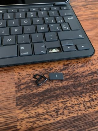 iPad 6ª Gen Argento + 2 Custodie + Matita