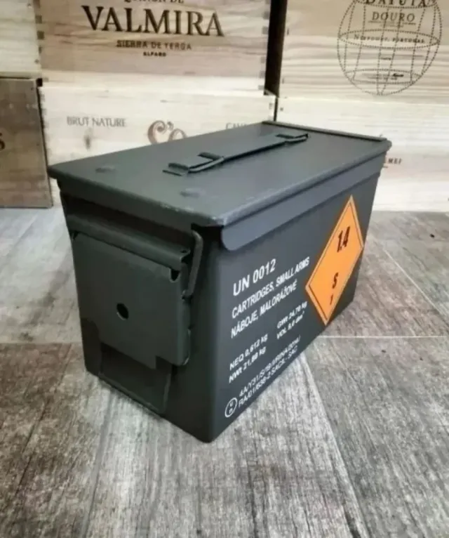 Caja metálica estanca munición