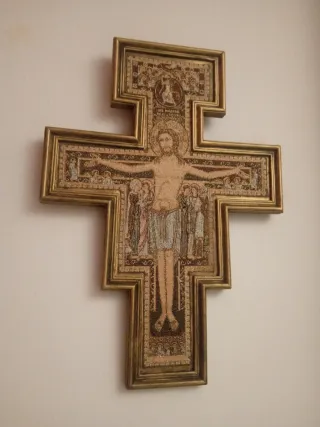 Cruz San Damián Dorada