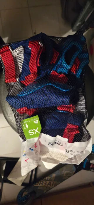 Patines línea niño Oxelo T. 32-34 y protecciones