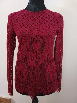 Camiseta encaje granate manga larga