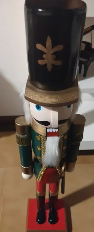 Schiaccianoci Cavaliere con Spada