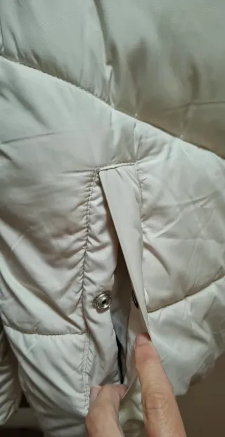 Abrigo Bershka Talla S Beige