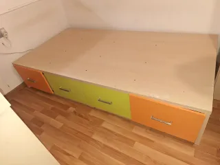 Cama juvenil con cajones (madera)