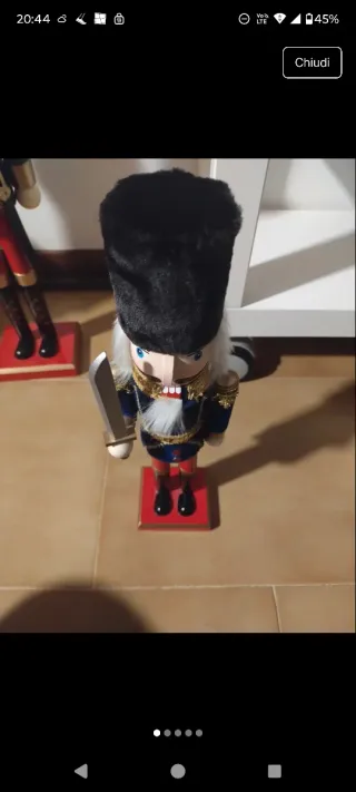 Schiaccianoci con spada