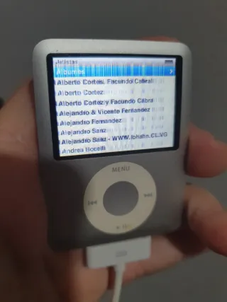 Apple iPod A1236 Plata