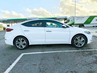 Hyundai Elantra 2018 LIBRO OFICIAL COMPLETO EXTRAS