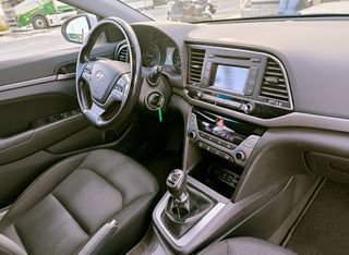 Hyundai Elantra 2018 LIBRO OFICIAL COMPLETO EXTRAS