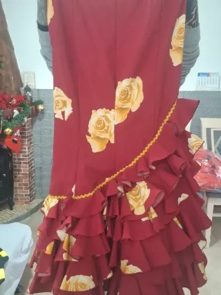Falda Rociera con Flores Amarillas.Regalo blusa Gr