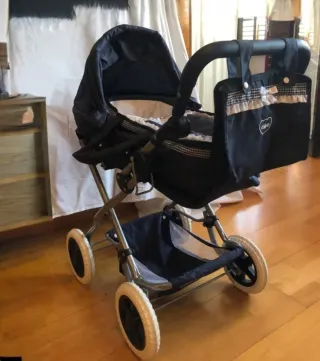 Carrito y capazo de muñecas azul